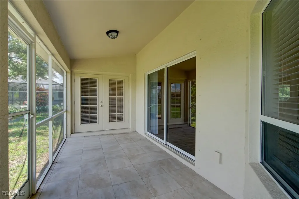 919 SW 15th Place Cape Coral FL 33991