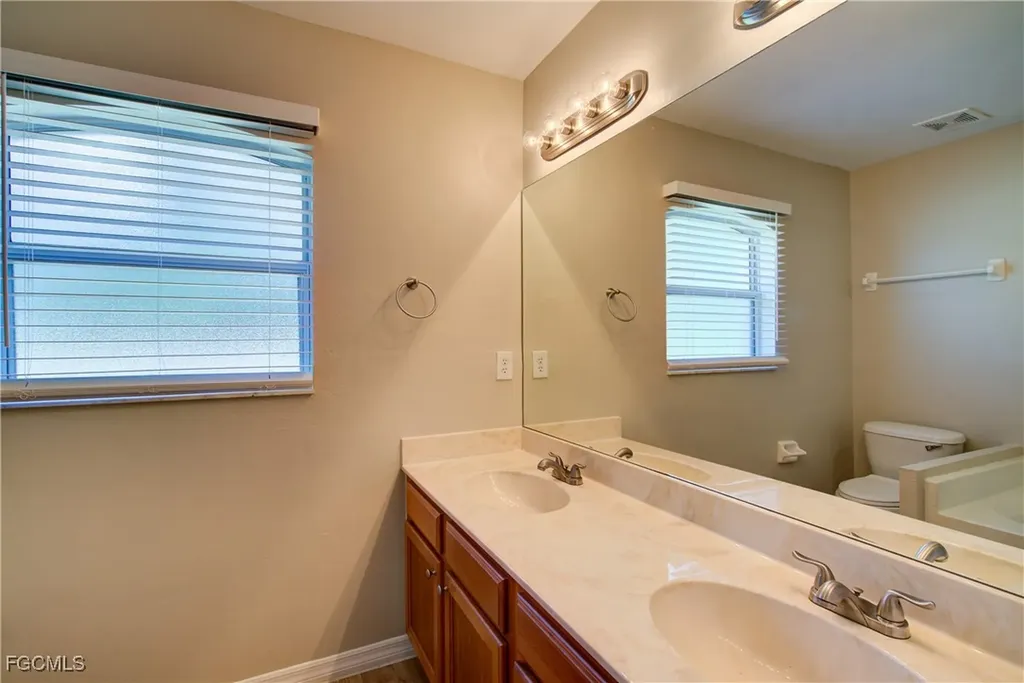 919 SW 15th Place Cape Coral FL 33991