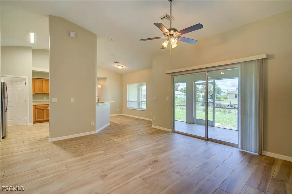919 SW 15th Place Cape Coral FL 33991