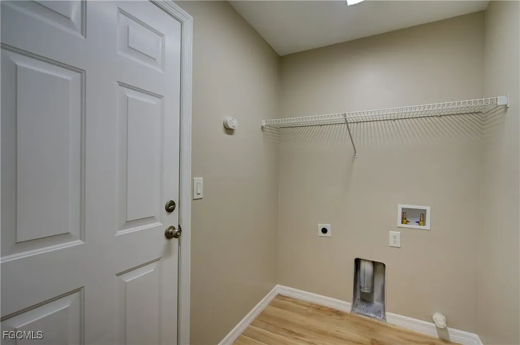 919 SW 15th Place Cape Coral FL 33991