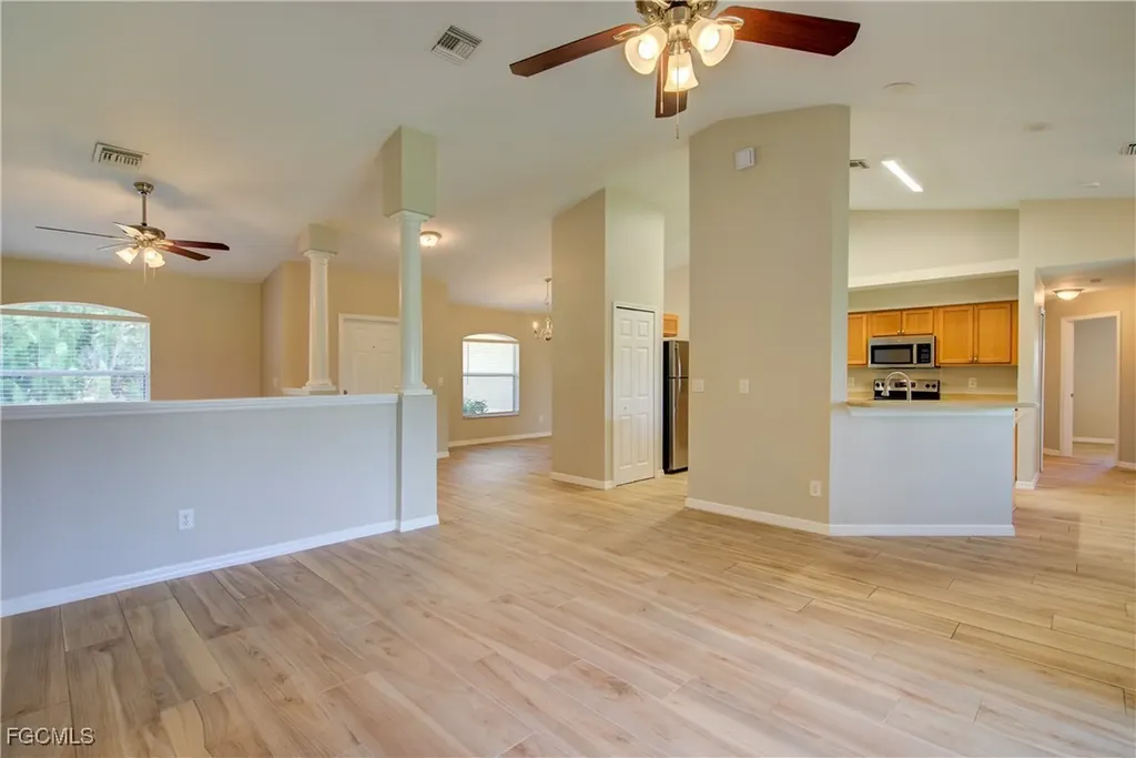 919 SW 15th Place Cape Coral FL 33991
