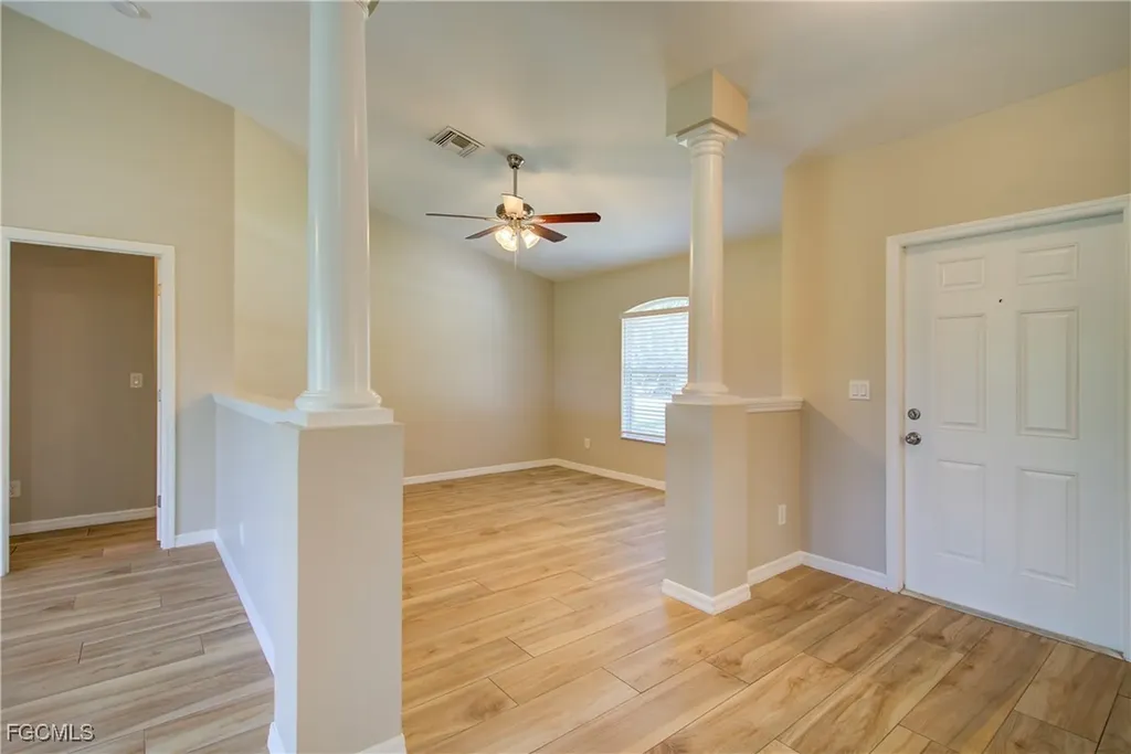 919 SW 15th Place Cape Coral FL 33991