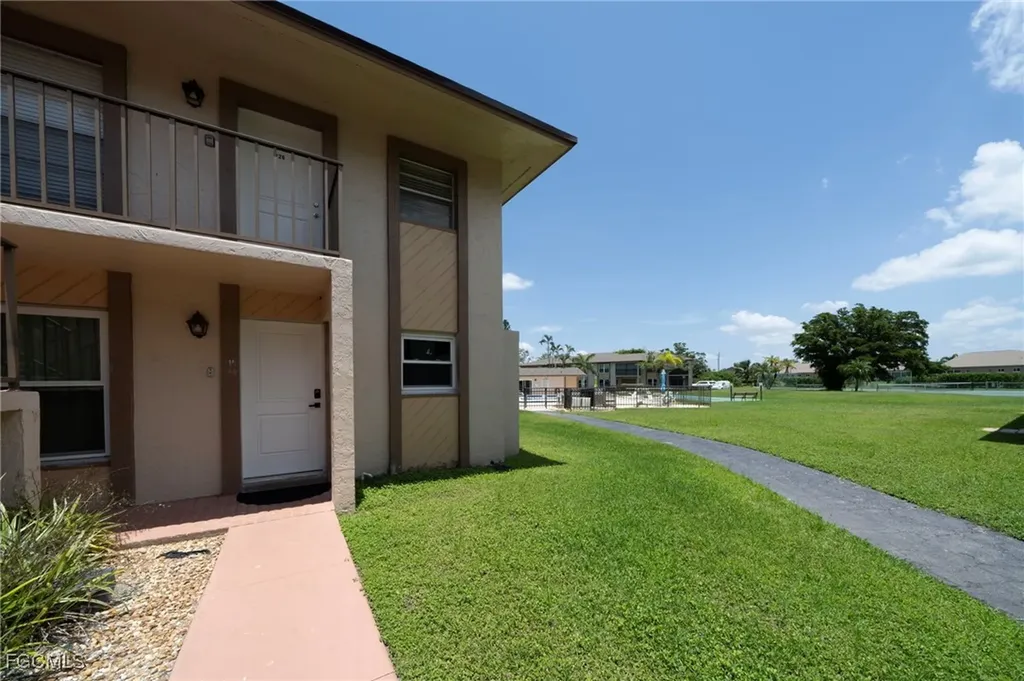 16881 Davis Road Fort Myers FL 33908