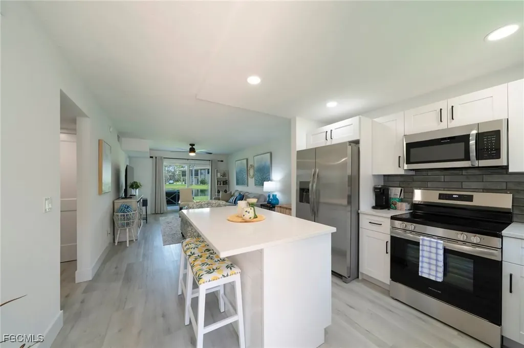 16881 Davis Road Fort Myers FL 33908