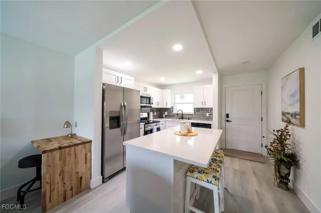 16881 Davis Road Fort Myers FL 33908