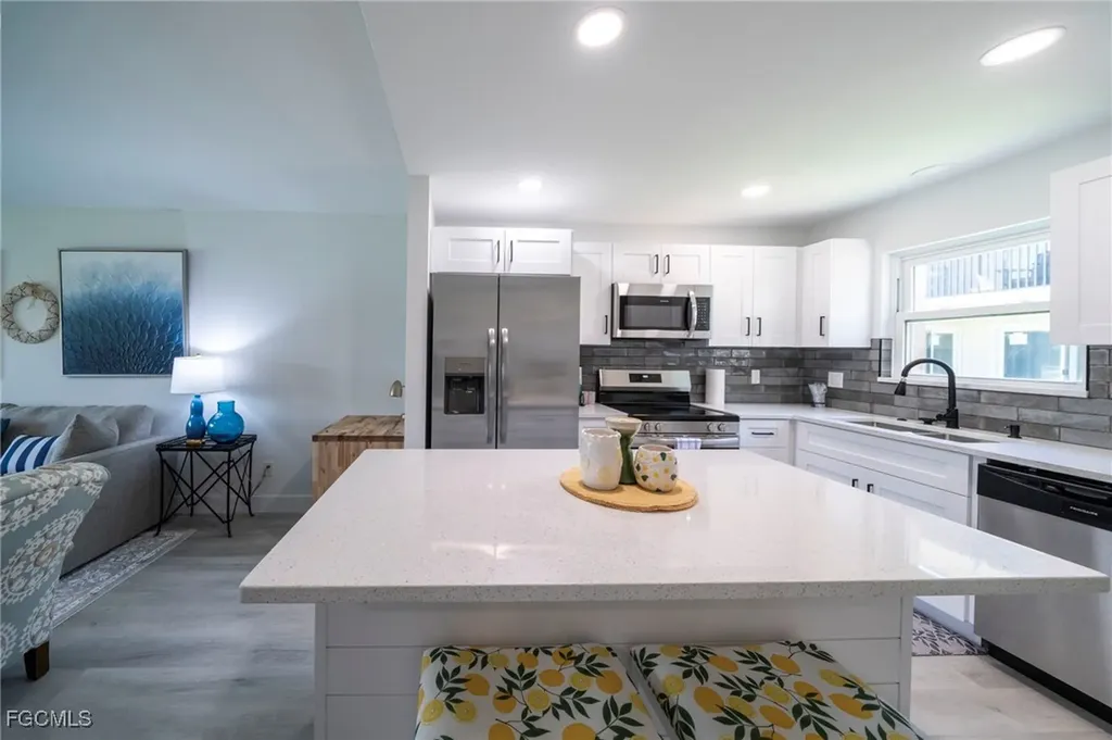 16881 Davis Road Fort Myers FL 33908