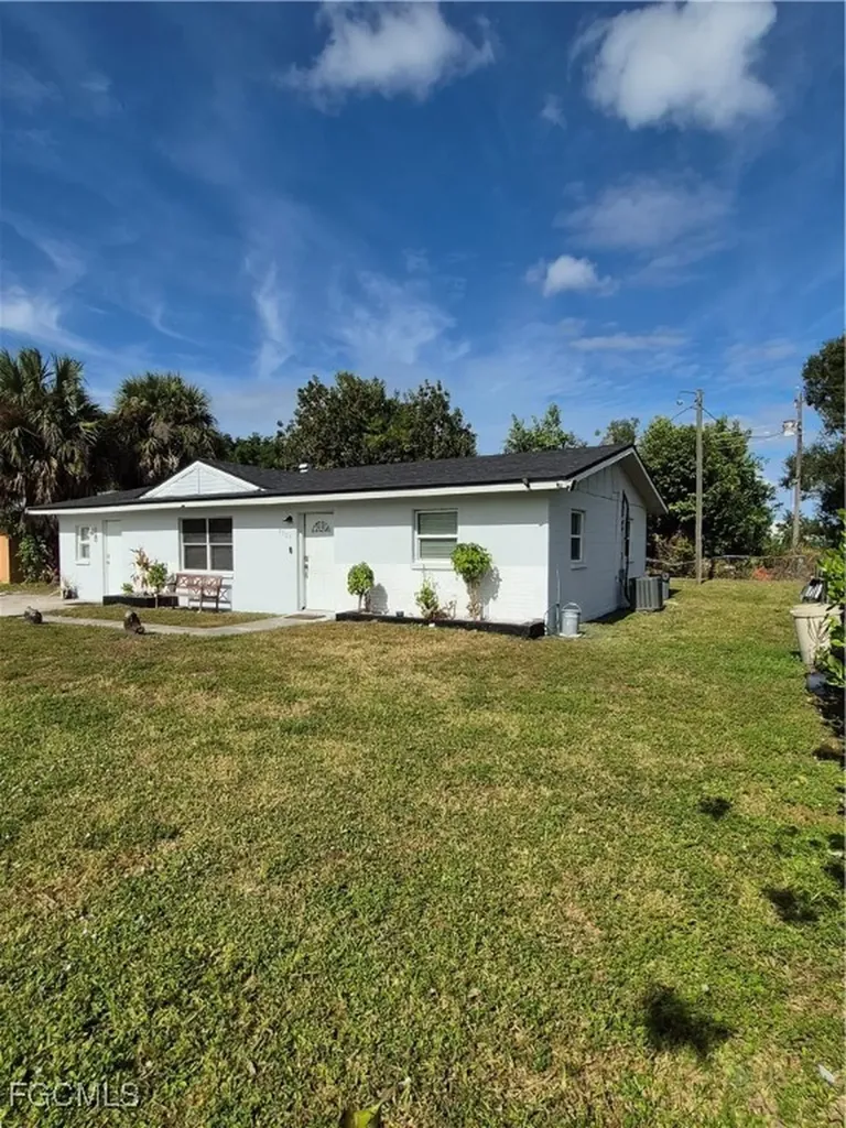 3721 Highland Avenue Fort Myers FL 33916