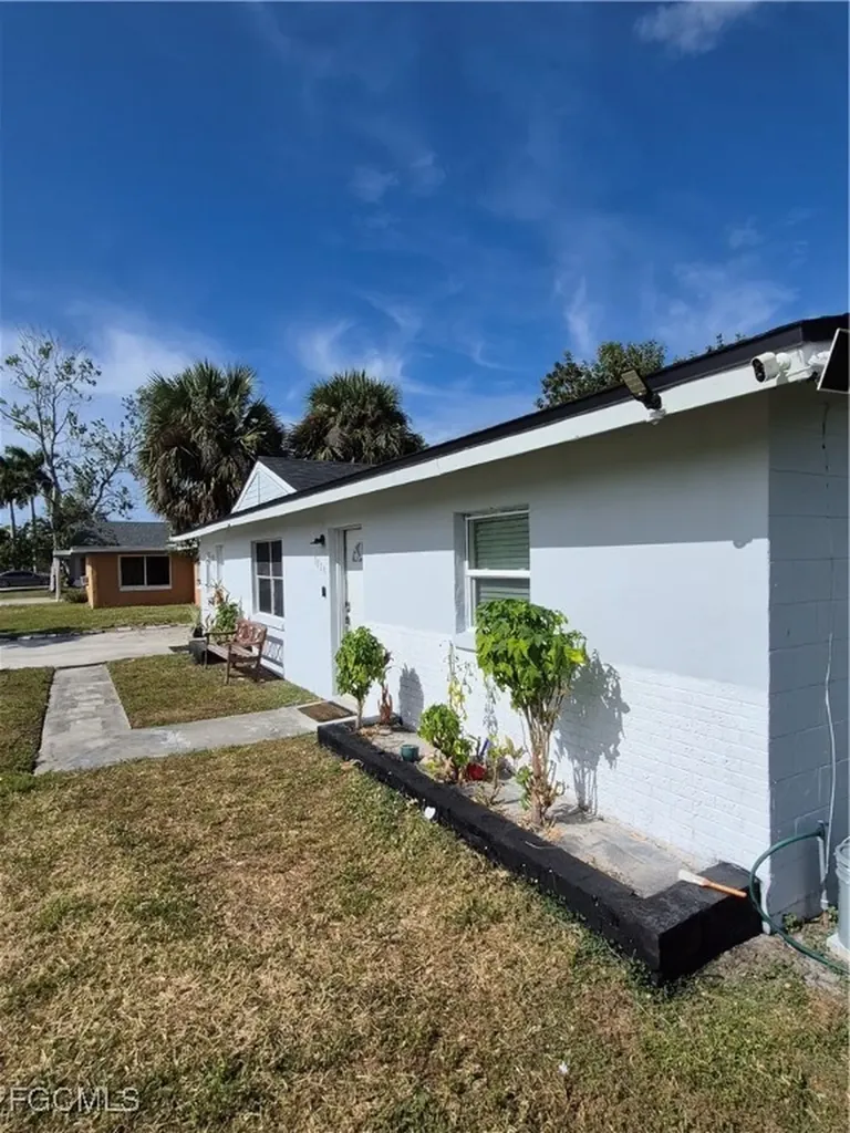 3721 Highland Avenue Fort Myers FL 33916