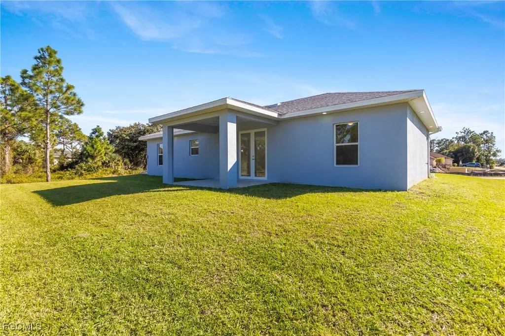 935 Elgin Street Lehigh Acres FL 33974
