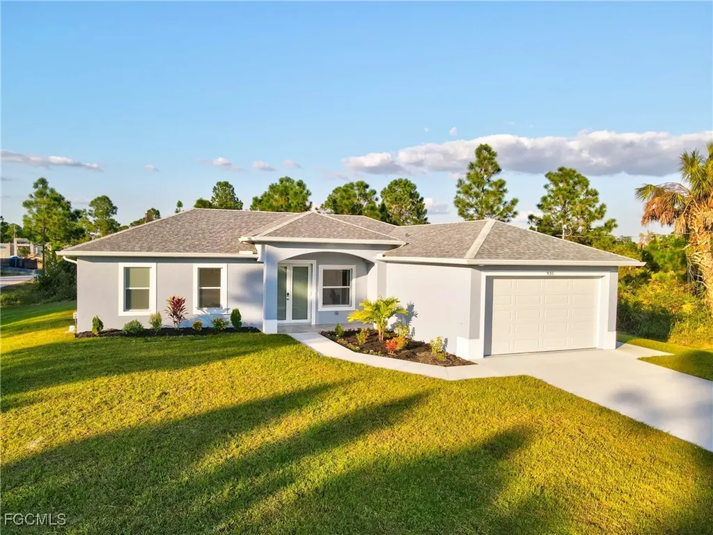 935 Elgin Street Lehigh Acres FL 33974