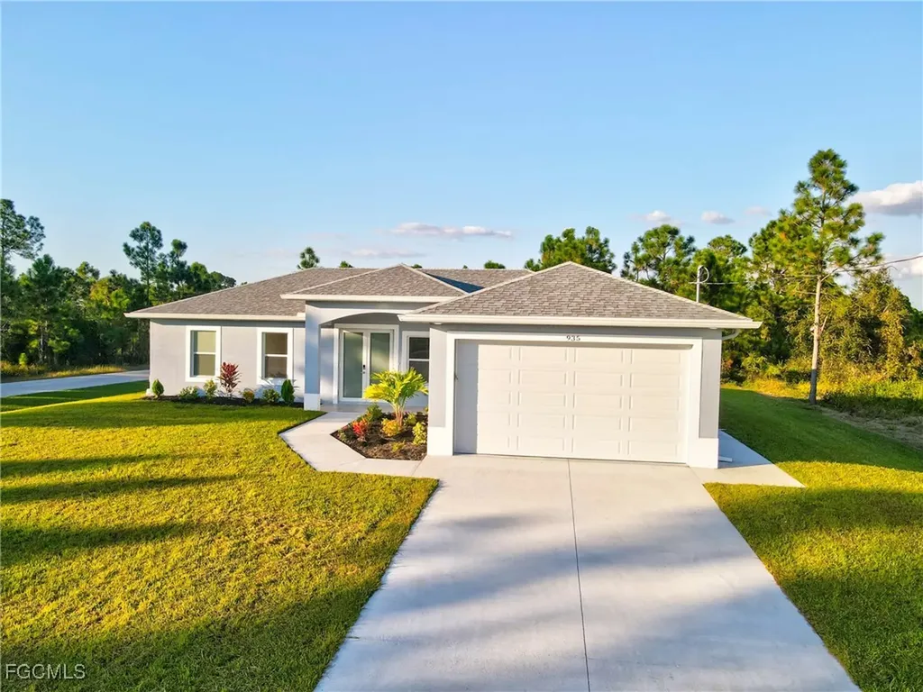 935 Elgin Street Lehigh Acres FL 33974
