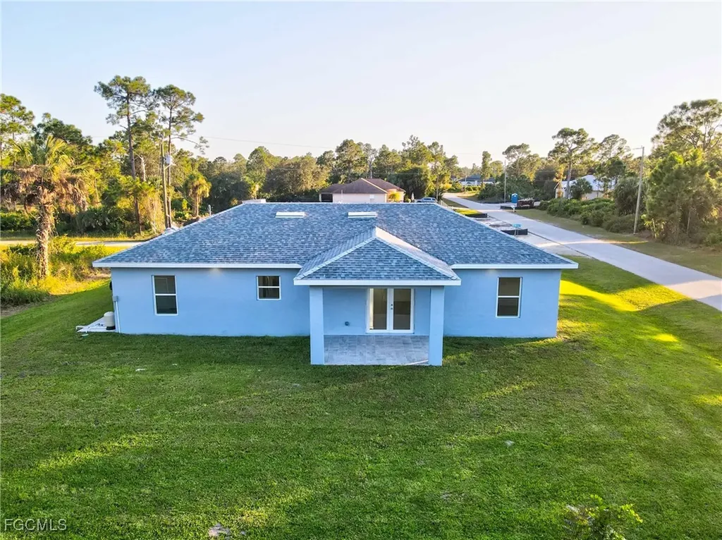 935 Elgin Street Lehigh Acres FL 33974