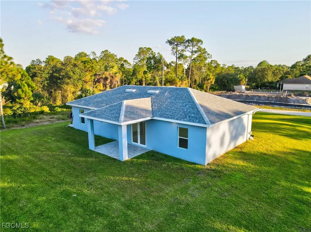 935 Elgin Street Lehigh Acres FL 33974