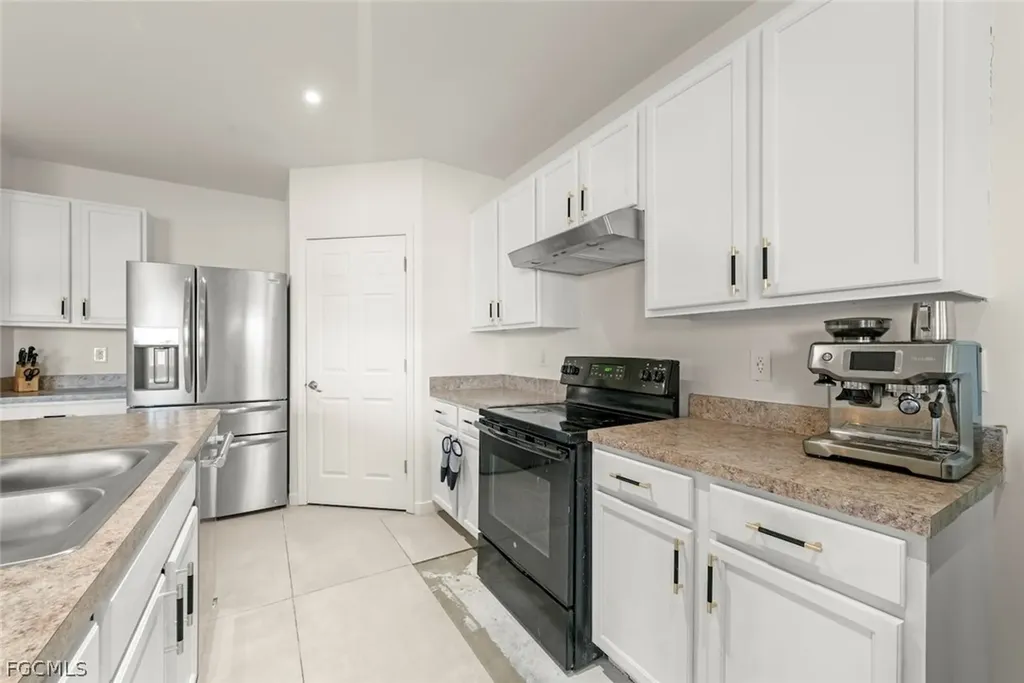 26640 Saville Avenue Bonita Springs FL 34135