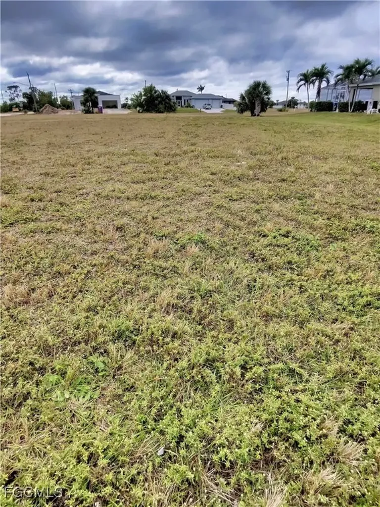 4004 NW 38th Terrace Cape Coral FL 33993