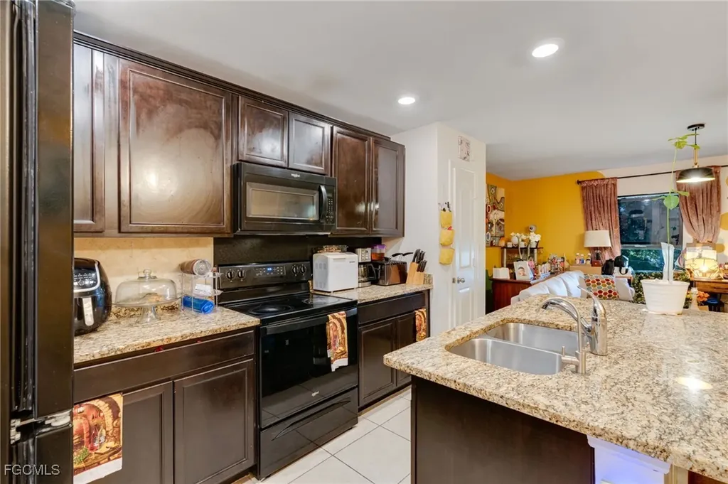 824 Umber Drive Fort Myers FL 33913