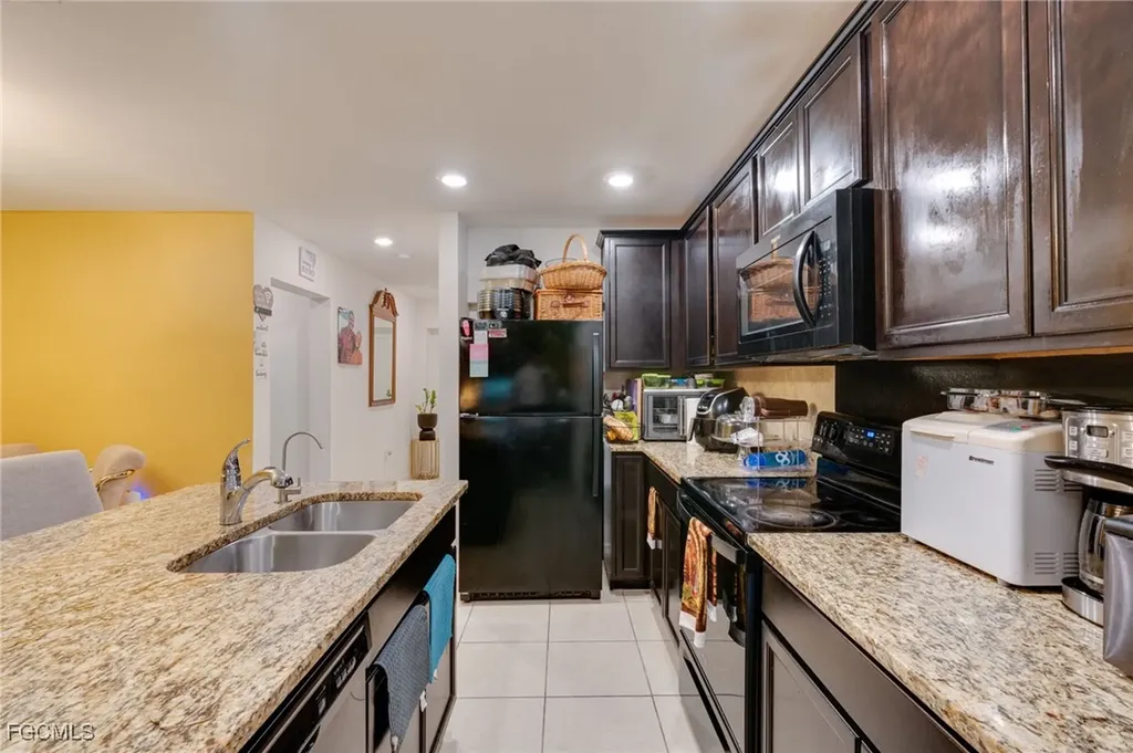 824 Umber Drive Fort Myers FL 33913