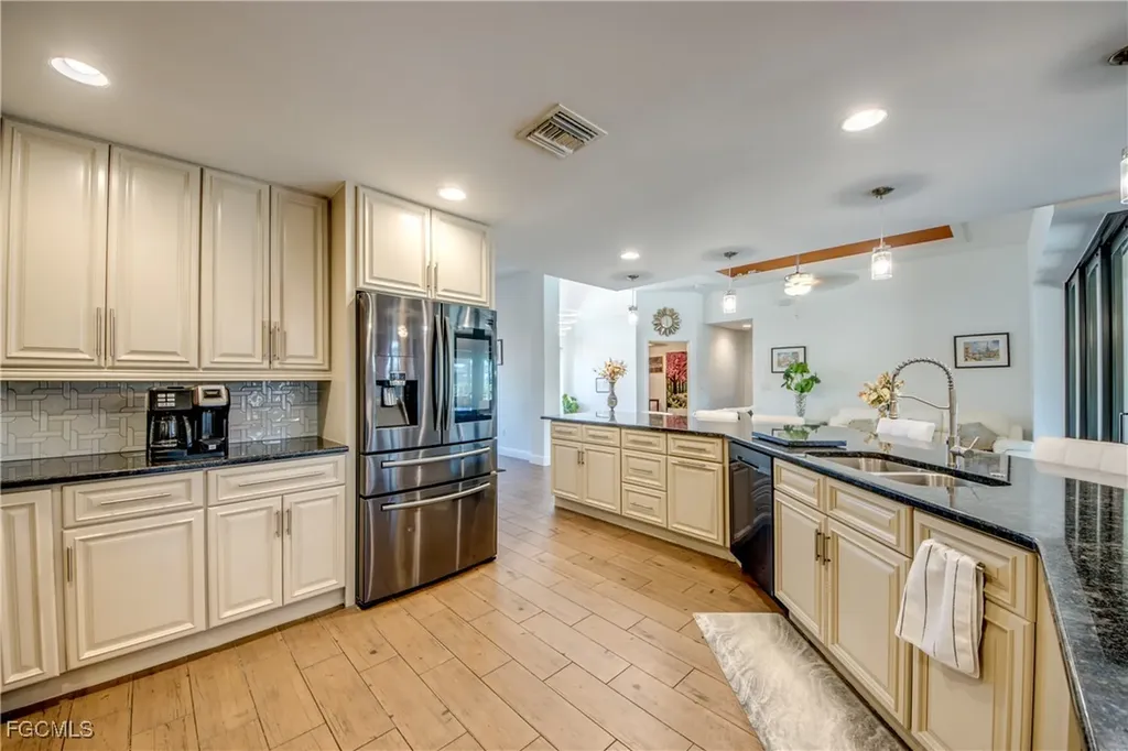 141 SW 39th Street Cape Coral FL 33914