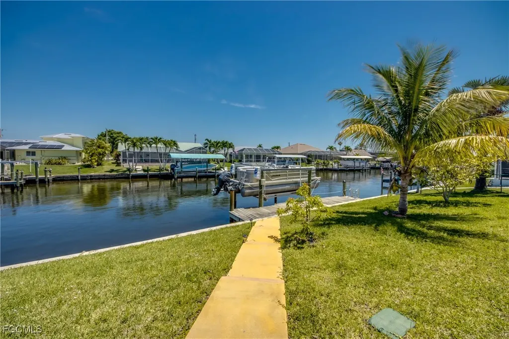 141 SW 39th Street Cape Coral FL 33914