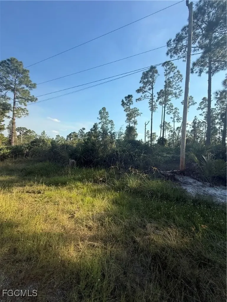 1084/1086 Ainsworth Street E Lehigh Acres FL 33974