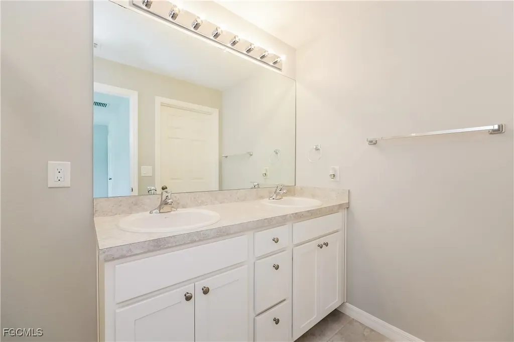858 Carbon Street E Lehigh Acres FL 33974