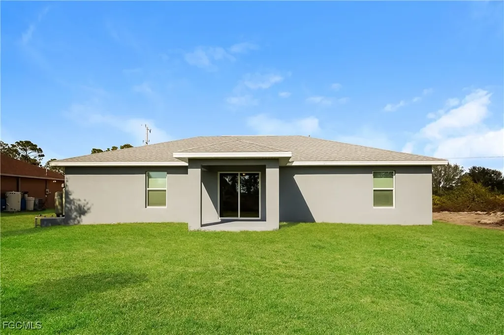 858 Carbon Street E Lehigh Acres FL 33974