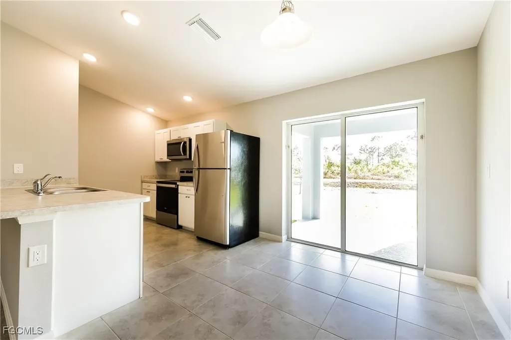 858 Carbon Street E Lehigh Acres FL 33974