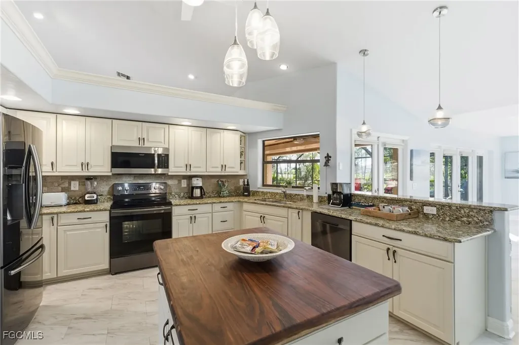 4018 NW 12th Street Cape Coral FL 33993