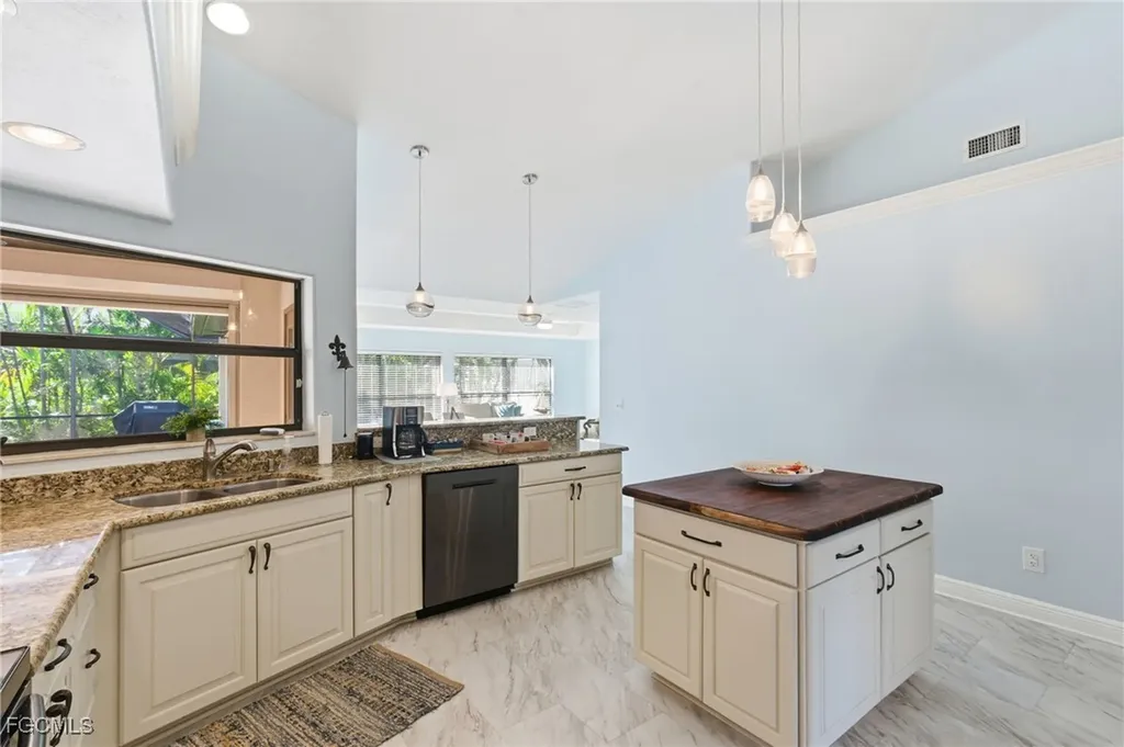 4018 NW 12th Street Cape Coral FL 33993