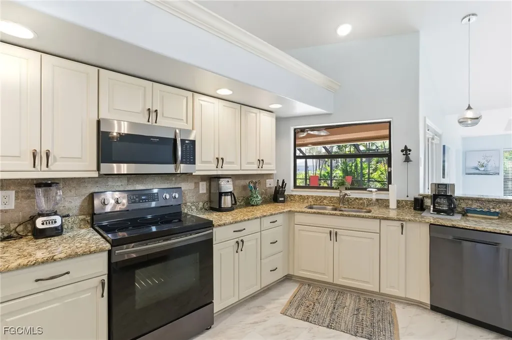 4018 NW 12th Street Cape Coral FL 33993