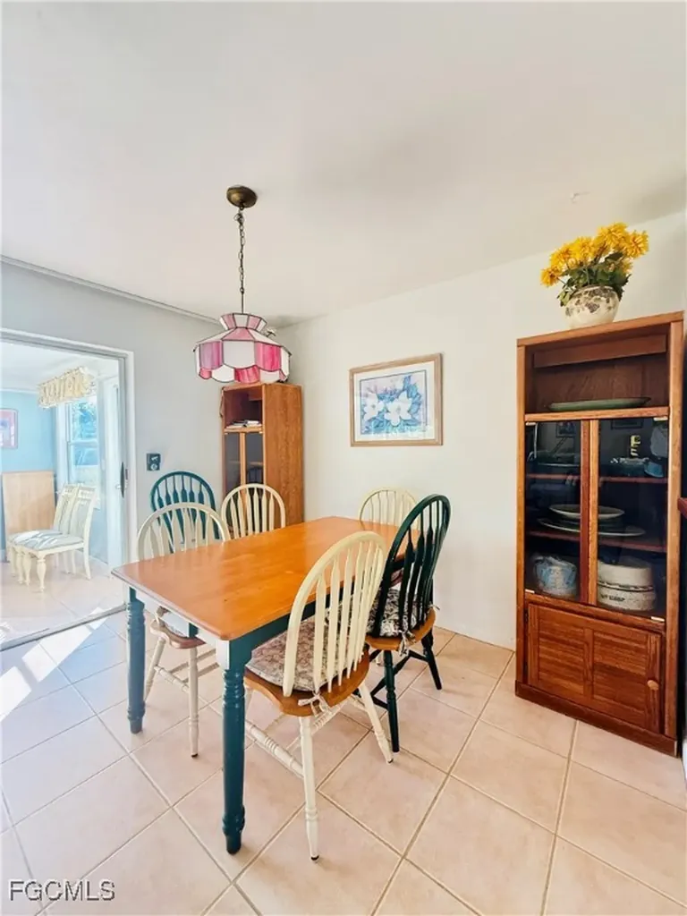 1418 SE 43rd Street Cape Coral FL 33904