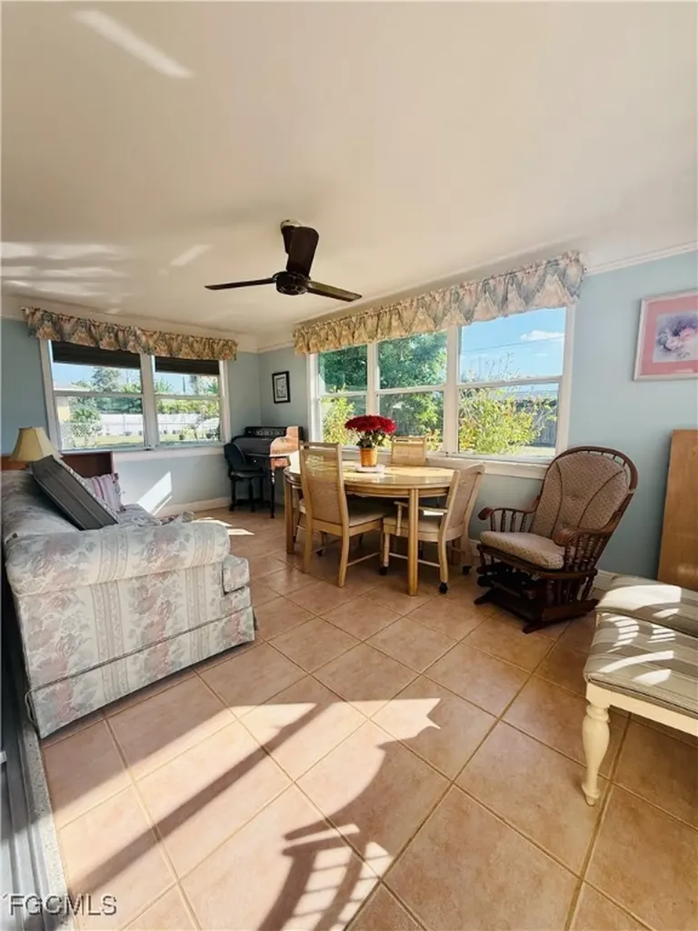 1418 SE 43rd Street Cape Coral FL 33904