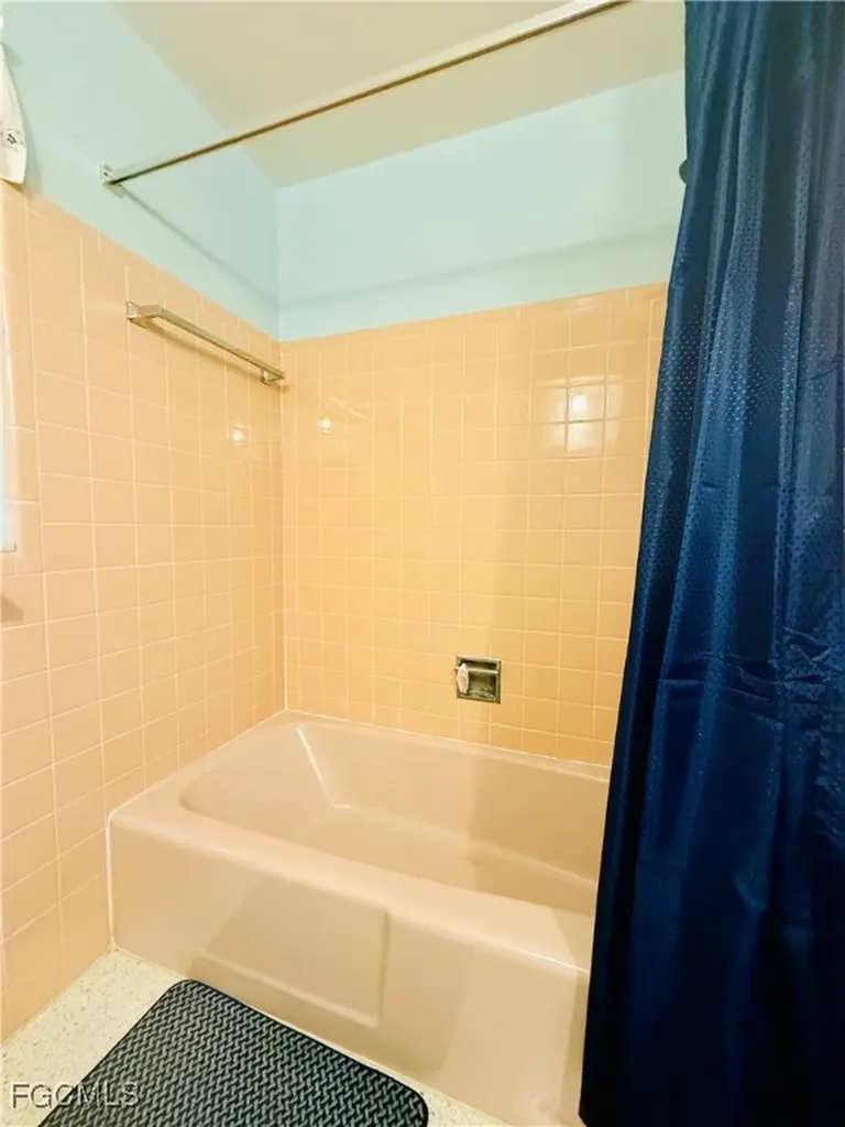1418 SE 43rd Street Cape Coral FL 33904