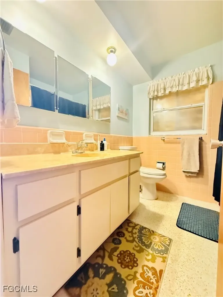 1418 SE 43rd Street Cape Coral FL 33904
