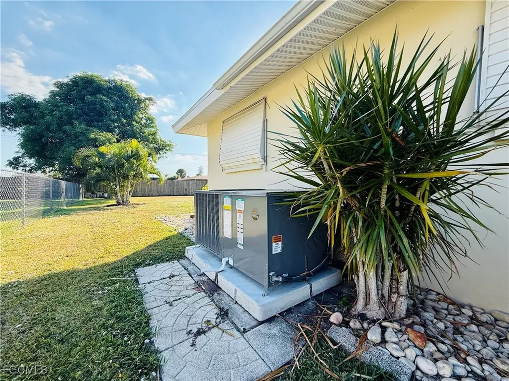 1418 SE 43rd Street Cape Coral FL 33904