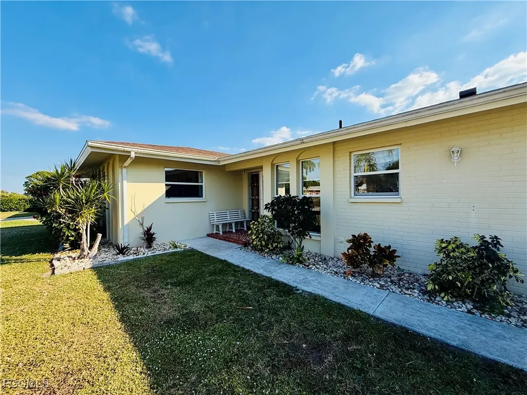1418 SE 43rd Street Cape Coral FL 33904