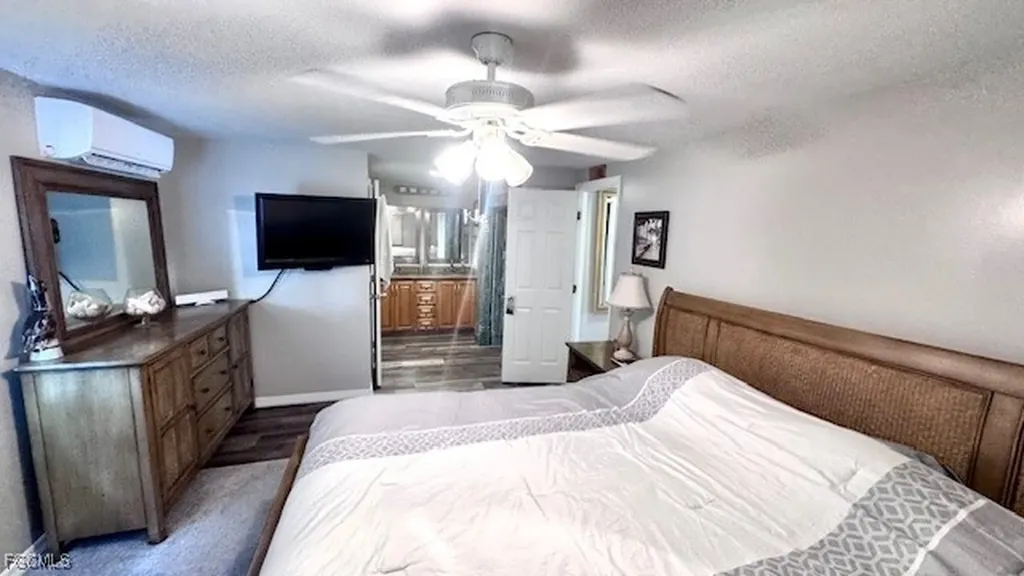 5545 Sir Walter Way North Fort Myers FL 33917