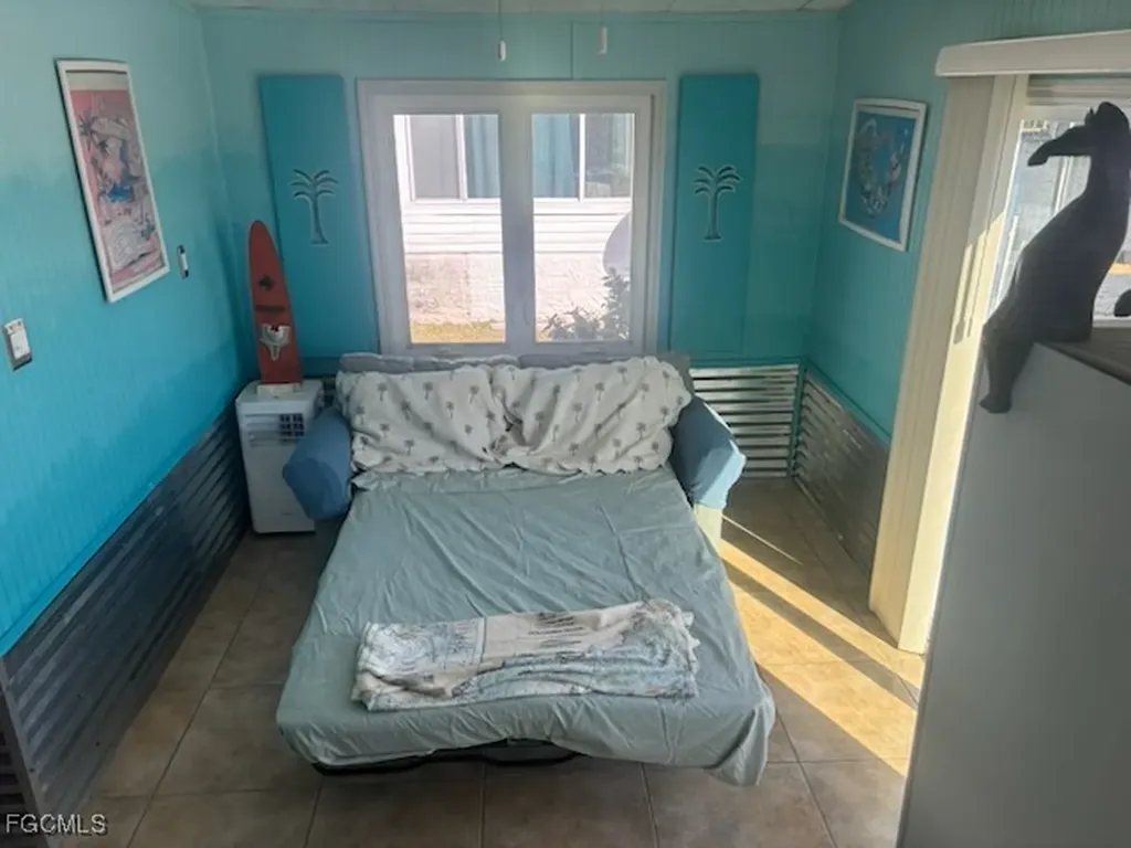 5545 Sir Walter Way North Fort Myers FL 33917