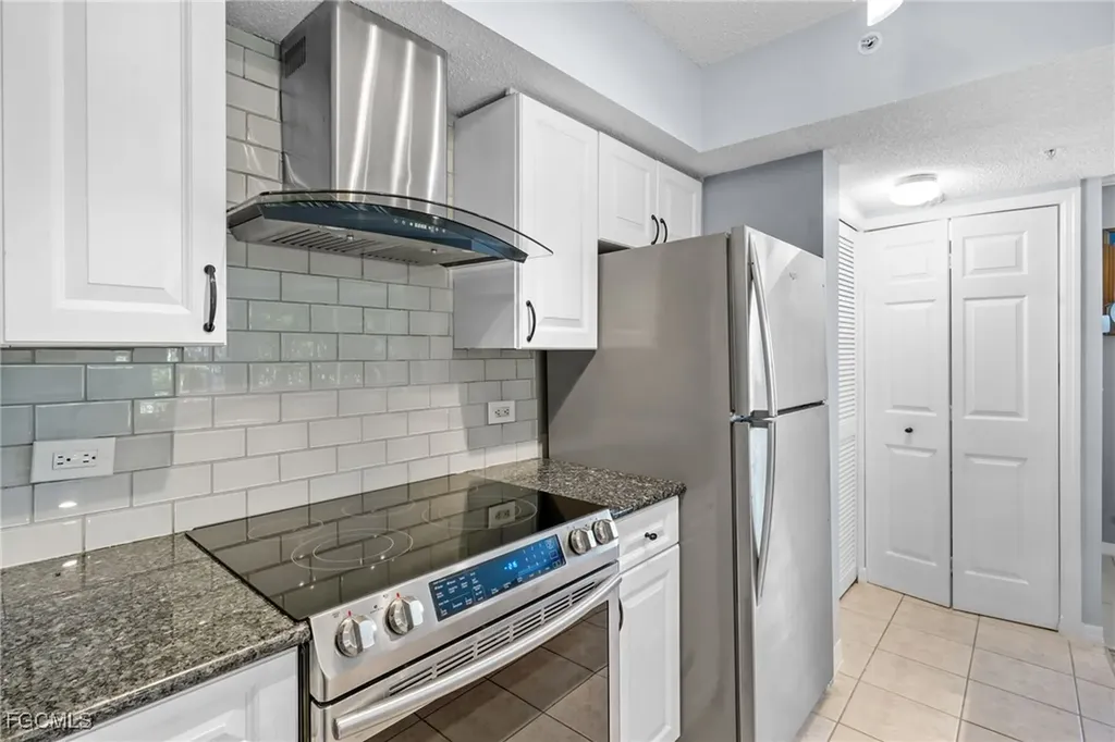 8960 Colonnades Court E Bonita Springs FL 34135