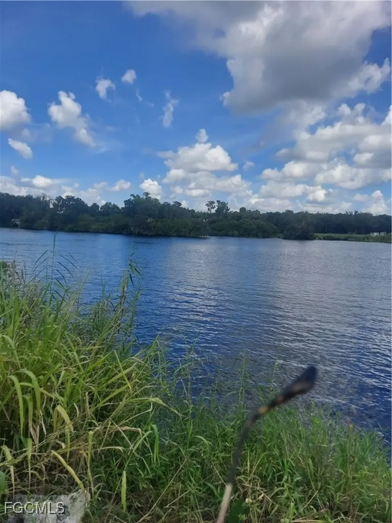 2114 Silk Bay Boulevard Alva FL 33920