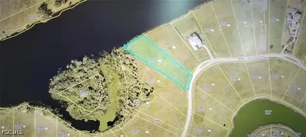 2114 Silk Bay Boulevard Alva FL 33920