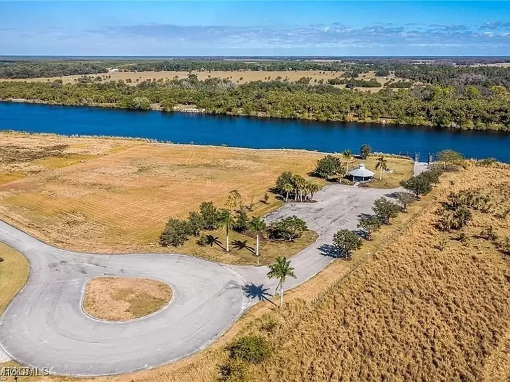 2114 Silk Bay Boulevard Alva FL 33920