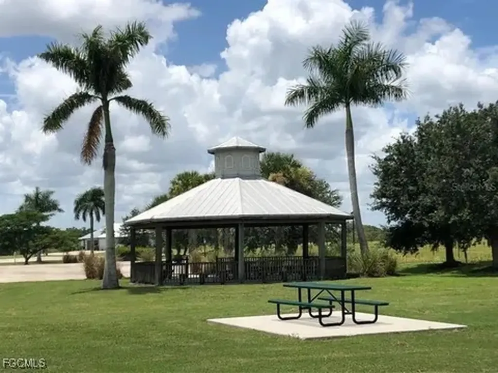 2114 Silk Bay Boulevard Alva FL 33920