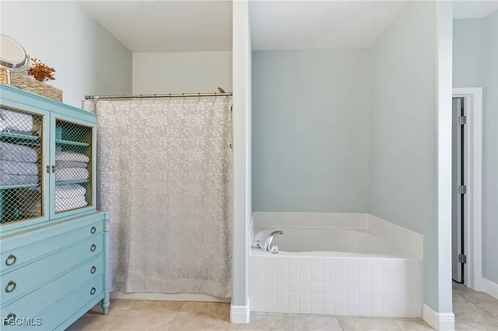 2412 Nature Pointe Loop Fort Myers FL 33905