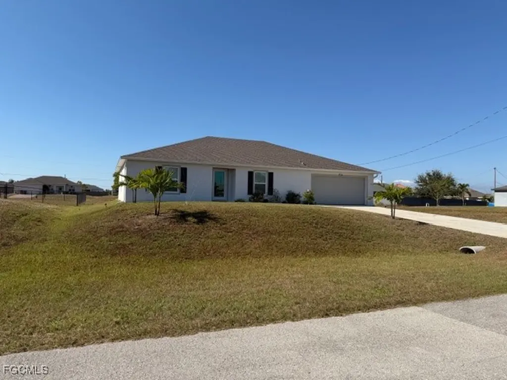 1724 NW 11th Place Cape Coral FL 33993