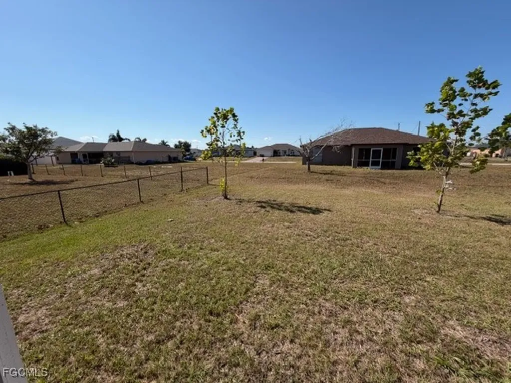 1724 NW 11th Place Cape Coral FL 33993