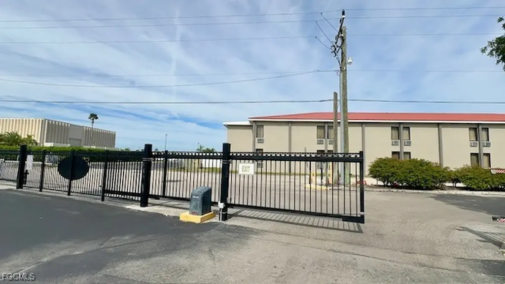 4790 S Cleveland Avenue Fort Myers FL 33907