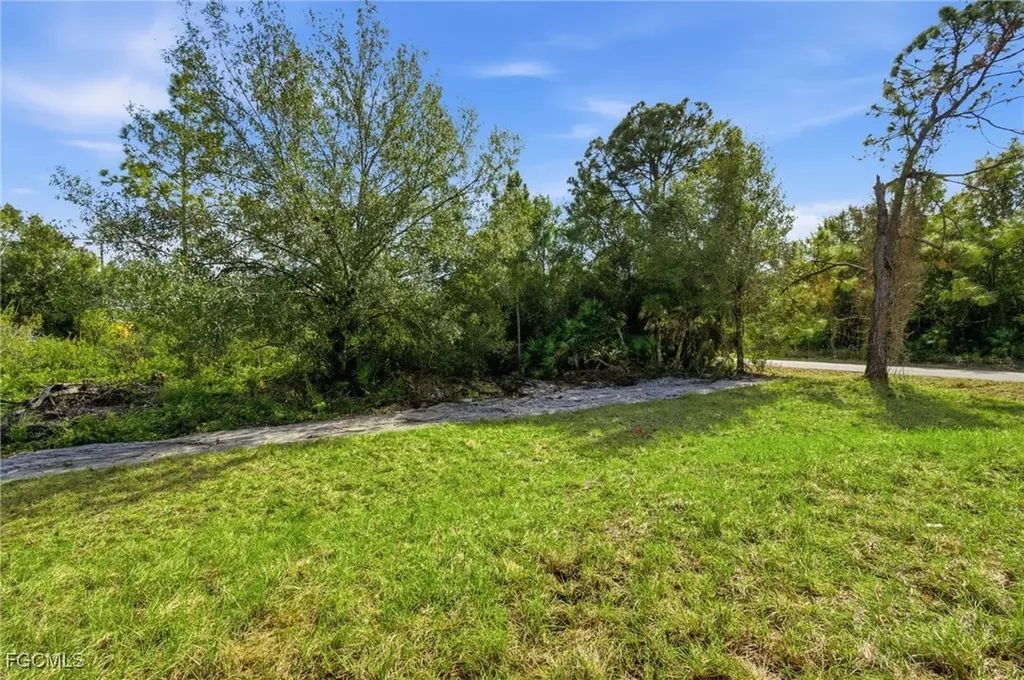 325 Lloyd Avenue S Lehigh Acres FL 33974
