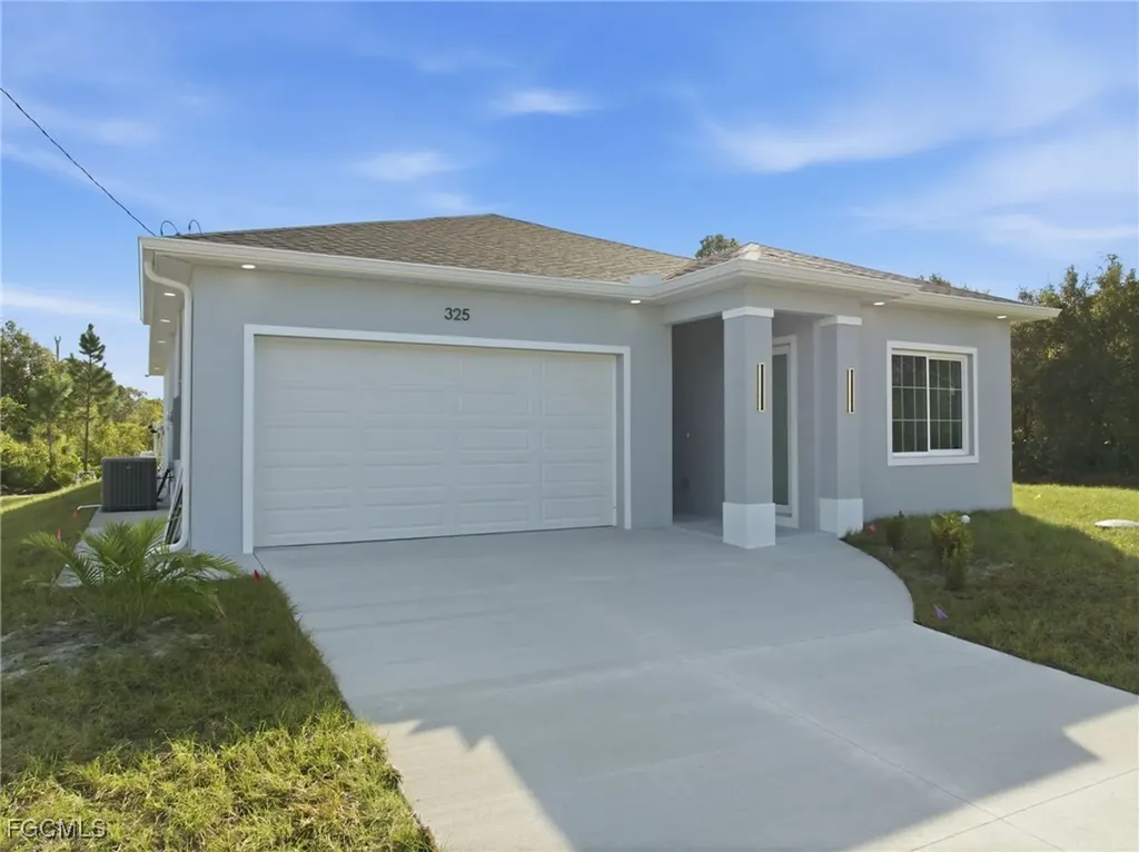 325 Lloyd Avenue S Lehigh Acres FL 33974