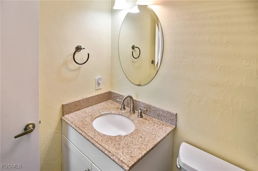 1919 Olde Middle Gulf Drive Sanibel FL 33957